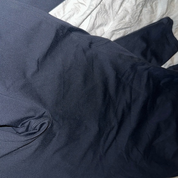 Bombshell - Picture 2 of 4